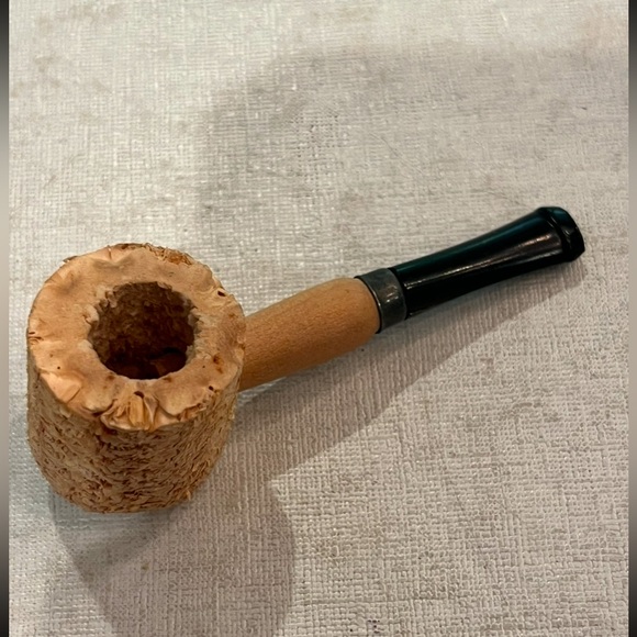 Vintage style handmade corn cob pipe. Perfect for your favorite snowman! - Picture 2 of 6